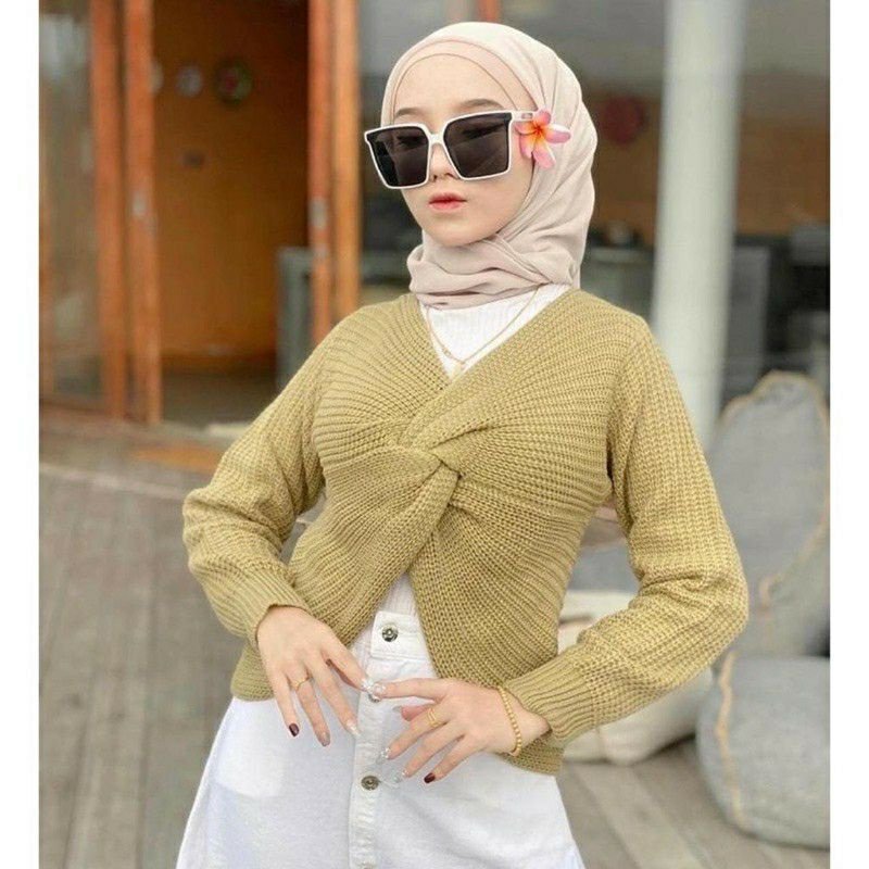 Nuyjane18's tweet photo. Laluna cardigan cocok banget buat hangout sama temen temen 
https://t.co/L9vaC5oRNd

#JumatBerkah #Shopee #outfit https://t.co/veQw9ESP9U