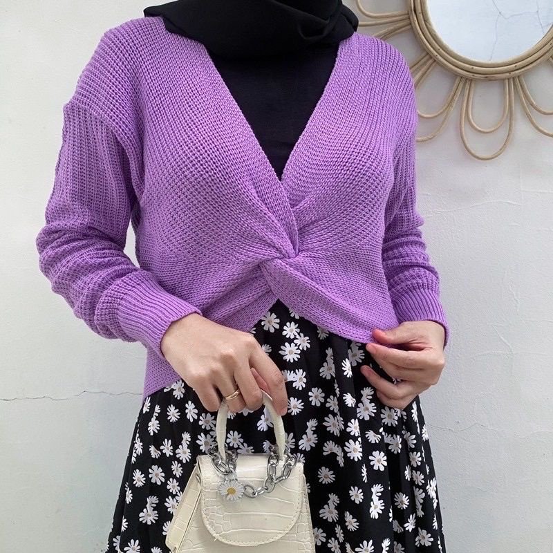 Nuyjane18's tweet photo. Laluna cardigan cocok banget buat hangout sama temen temen 
https://t.co/L9vaC5oRNd

#JumatBerkah #Shopee #outfit https://t.co/veQw9ESP9U
