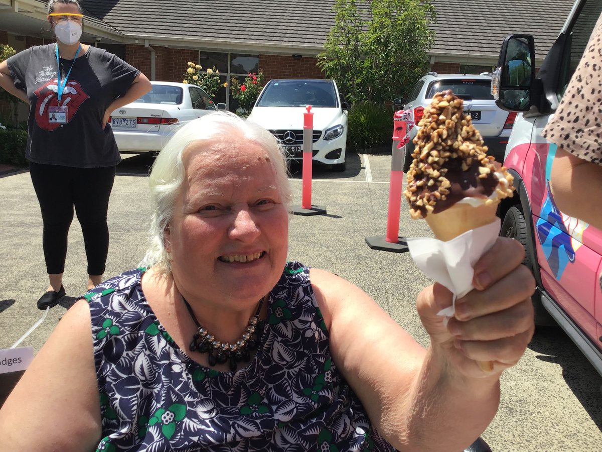 Lifeview1's tweet photo. Most of us have fond memories of flocking to the ice cream van when we heard the unmistakable tune of Mr Whippy, &amp; some things never change. Residents &amp; staff at The Willows &amp; Argyle Court had smiles from ear to ear with a surprise visit from Tom's Ice Cream Vans. https://t.co/NKpohiShhC