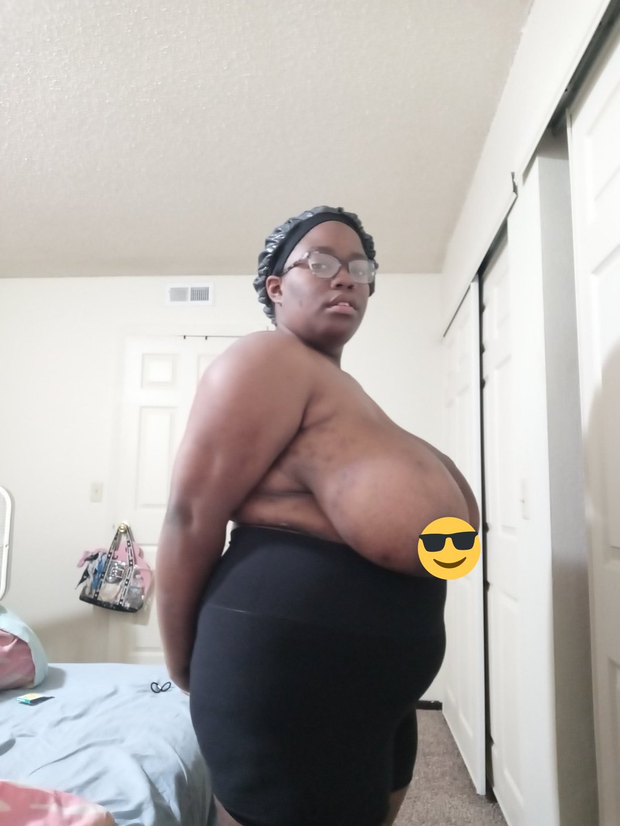 ItsMissFashion's tweet photo. First appointment vs most recent
(Scars on my stomach are from my skin condition) and also some before.... I know yall wanted to see those nips but im a modest lady 🤣🤣
#breastreduction #BreastReductionIsNotCosmetic https://t.co/QmXRZYKxuM