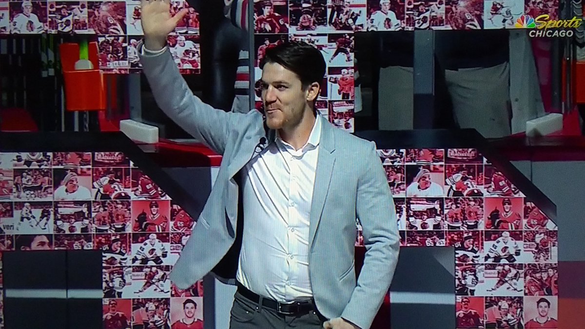 sidkid80's tweet photo. THANK YOU for two Stanley Cups and CONGRATS on a stellar career @shawz15er! 👏👍 #Blackhawks #TheMutt #NHL #Shawzer #RedMachine #HereComeTheHawks #HockeyTwitter #ColdSteelOnIce https://t.co/MikcJC2EHt