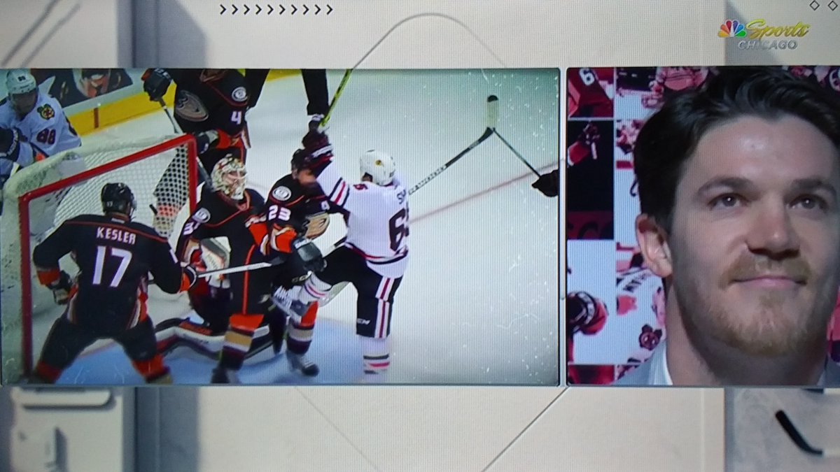 sidkid80's tweet photo. THANK YOU for two Stanley Cups and CONGRATS on a stellar career @shawz15er! 👏👍 #Blackhawks #TheMutt #NHL #Shawzer #RedMachine #HereComeTheHawks #HockeyTwitter #ColdSteelOnIce https://t.co/MikcJC2EHt