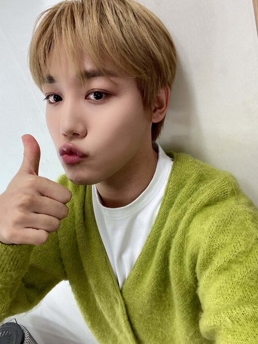 GoldenChild's tweet photo. [📺] #골드니스 여러분!
잠시 후 PM 7:00 STATV '#타임아웃'
#골든차일드 #장준 이 출연합니다.
오늘도 함께하는 타임아웃📣
오늘은 어떤 멘트로 우리를 웃게할지⁉️
많은 기대 부탁드려요🧡

#GoldenChild #GNCD
#이장준 #LEEJANGJUN #JANGJUN https://t.co/S3DujQjTeX