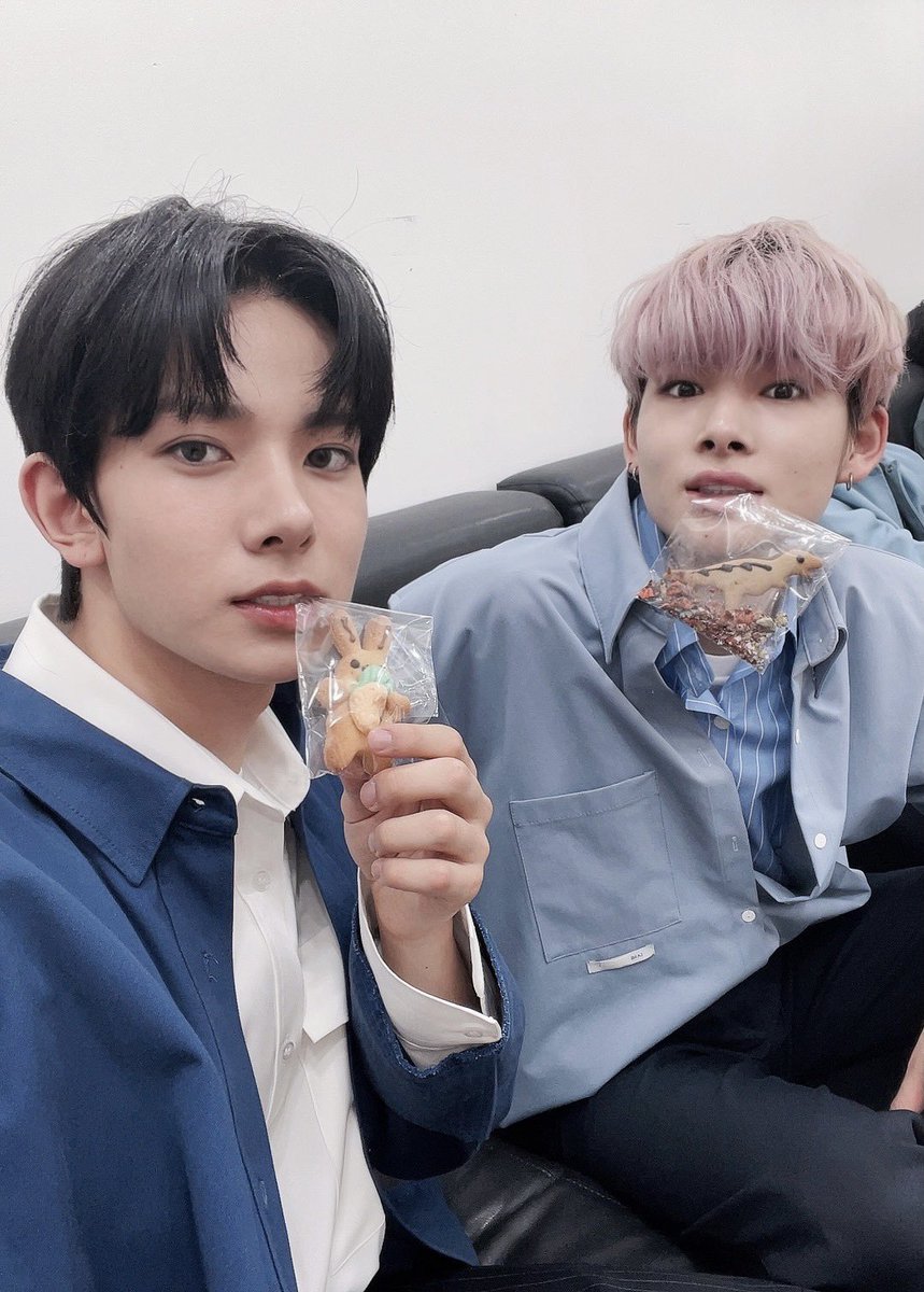 heeseungcokr's tweet photo. HEESEUNG &amp; NI-KI!!!🤍 https://t.co/Tc4tKisp4D
