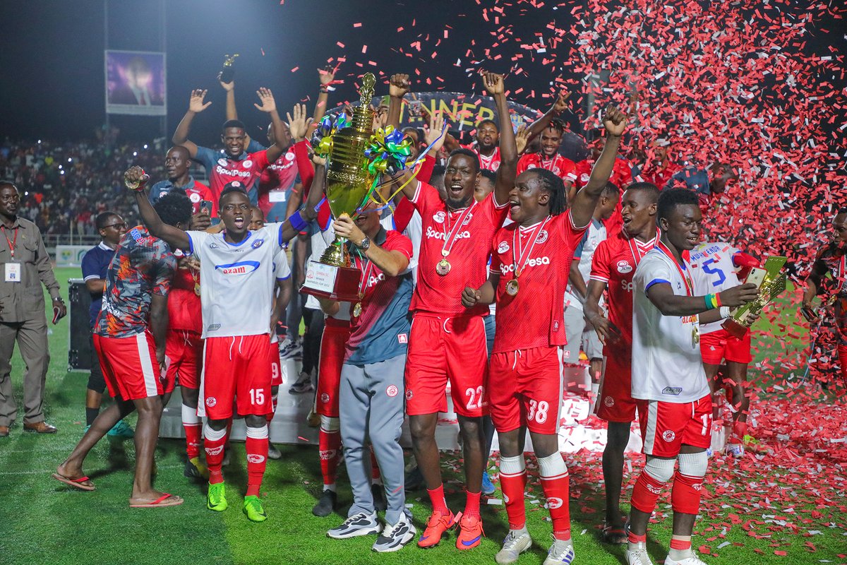 SimbaSCTanzania's tweet photo. Habari ya asubuhi kutoka kwa mabingwa wa #MapinduziCup2022 

Mashabiki wa Simba mnaruhusiwa kuendelea kupumzika, mkiamka saa 5 asubuhi sio mbaya. #NguvuMoja https://t.co/OwknZneLLB
