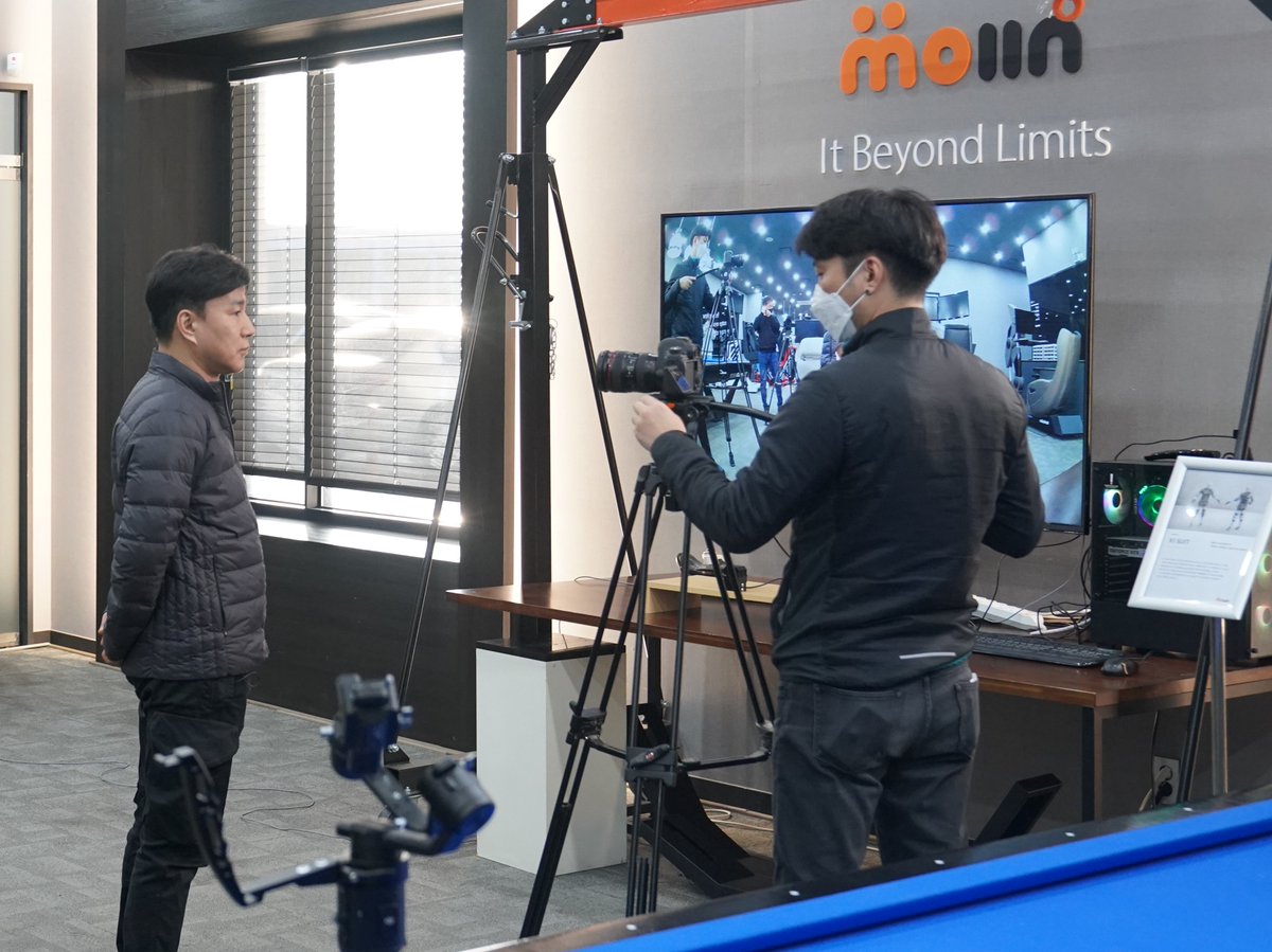moiingroup's tweet photo. <Moiin News 📺>

D-day!!

바로 오늘 세계에 모인을 선보일 날이 되었습니다
여러분들께서 애타게 기다리시던 그 소식!

금일 20시 아리랑TV 전 세계 200개 국에서 방영될 
신년특집 대담 [Ambitious together with Korea 2022]으로
찾아갈 예정입니다.

금일 20시! 아리랑TV에서 모인 함께 만나요😉 https://t.co/UchoW9iPmm