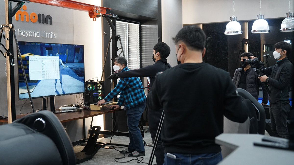 moiingroup's tweet photo. <Moiin News 📺>

D-day!!

바로 오늘 세계에 모인을 선보일 날이 되었습니다
여러분들께서 애타게 기다리시던 그 소식!

금일 20시 아리랑TV 전 세계 200개 국에서 방영될 
신년특집 대담 [Ambitious together with Korea 2022]으로
찾아갈 예정입니다.

금일 20시! 아리랑TV에서 모인 함께 만나요😉 https://t.co/UchoW9iPmm