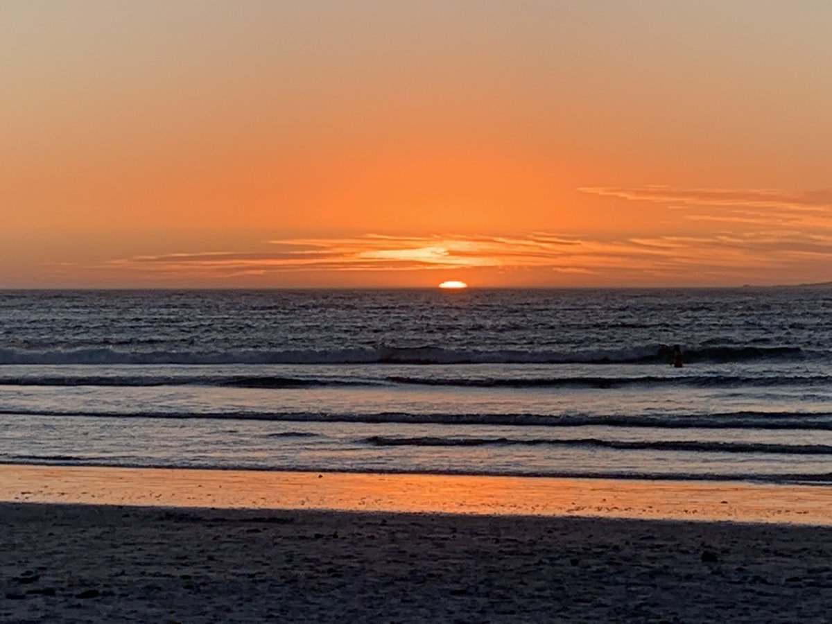 thebosskalil's tweet photo. #Sunsets #Surfs #CapeTown #EdenOnTheBay #MyWaterBaby #MyKeikiD 🏄‍♀️❤️🌞 https://t.co/gbttexoesx