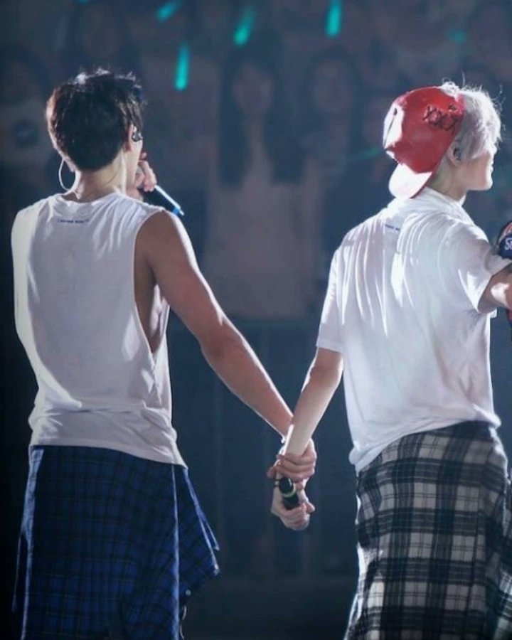 choiminhophil's tweet photo. To SHINee's maknae and Minho's baby cheese, we are here to show our love and support. Remember that the SHINee World is always with you. We wish you a complete recovery and look forward to seeing you with your SHINee hyungs again soon. ❤

#WeLoveYouTaemin https://t.co/WnvaqsEQcc