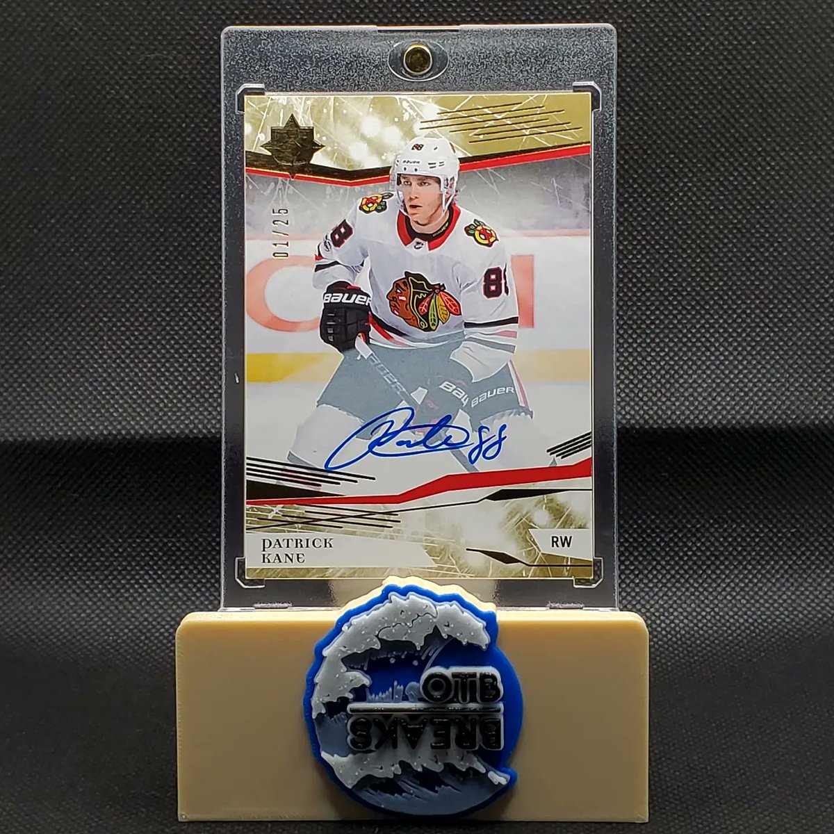 OTB_Breaks's tweet photo. A big power play goal to end the 13 game drought. That's what I call a take.

#Showtime 🎬
#PatrickKane 
#ChicagoBlackhawks 
#Autographed
#whodoyoucollect https://t.co/t2OxHJl0yi