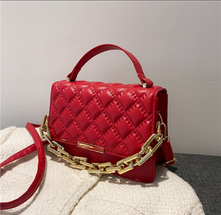 Available Colours : GOLD AND RED
Price : ₦4200
Location : OSOGBO