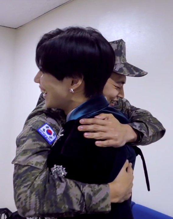 immasyawols's tweet photo. #WeLoveYouTaemin ❤❤❤❤❤ https://t.co/1JiCxuLo28