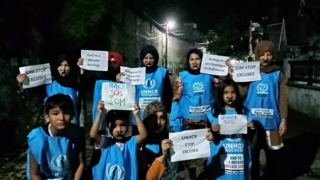 EHazaristani's tweet photo. 10 سال بی سرنوشتی بدور از انصاف است
#HelpRefugees_Indonesia https://t.co/KDbsMWje2N