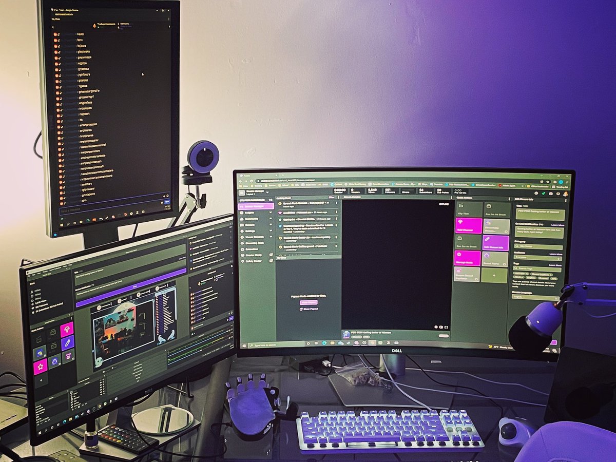 ViFrost907's tweet photo. Thanks to the wonderful @fatecoder for the third monitor!! Now (hopefully) I won’t miss as much in chat! #thirdmonitor #twitchstreamer #spoiled https://t.co/qMUTIJSbe8