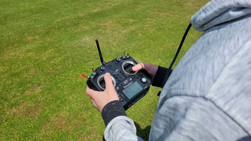 BaskAerospace's tweet photo. Our #AvianScout bird scaring solution features simplified and automated controls so you don’t need to be a pilot to fly one! 
Learn more about the Avian Scout @ https://t.co/jOpsyyQbcb
#radiocontoller #dronesolutions #birdcontrol https://t.co/QwUYdivTJk