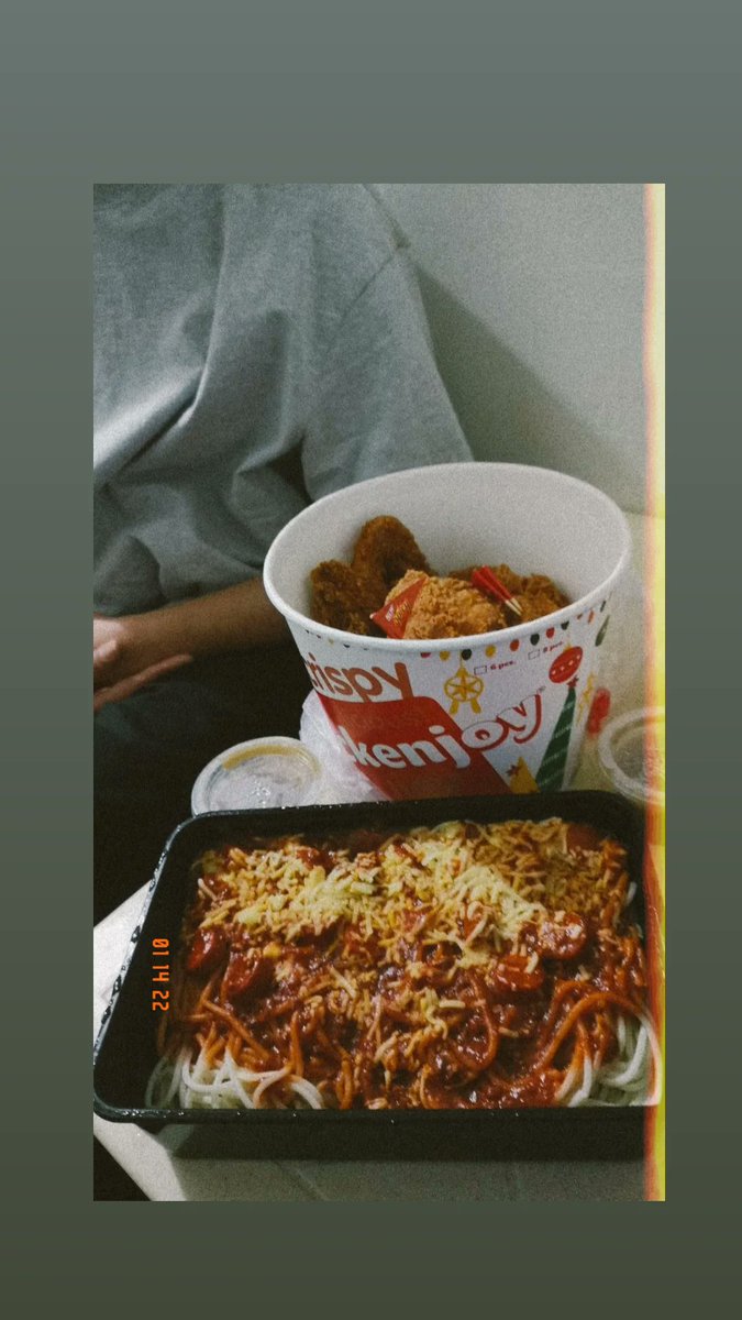 ljmacapagal's tweet photo. A bucket w/ you🍗🍗🍗 https://t.co/viAHCsqskQ
