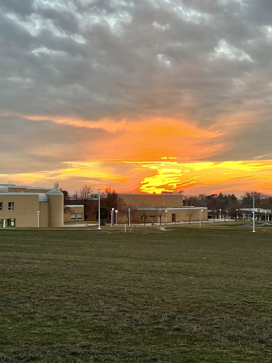 OTechPresident's tweet photo. @OgdenWeberTech sunsets do not disappoint! Photo by: @byronoutside_ut #ogden #sunset https://t.co/K660YdIiGw