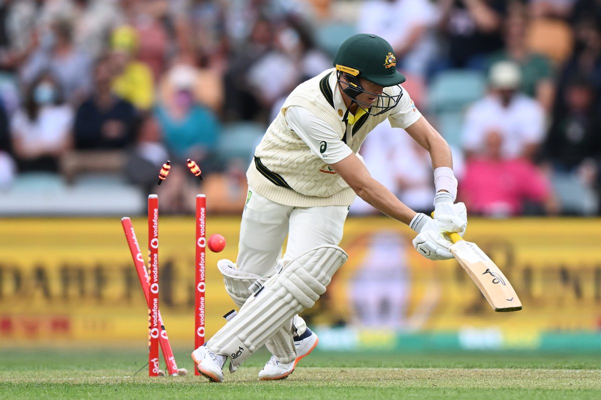 TheCricketerMag's tweet photo. The world's No.1 ranked Test batsman.

#Ashes https://t.co/HiNEszl9JF