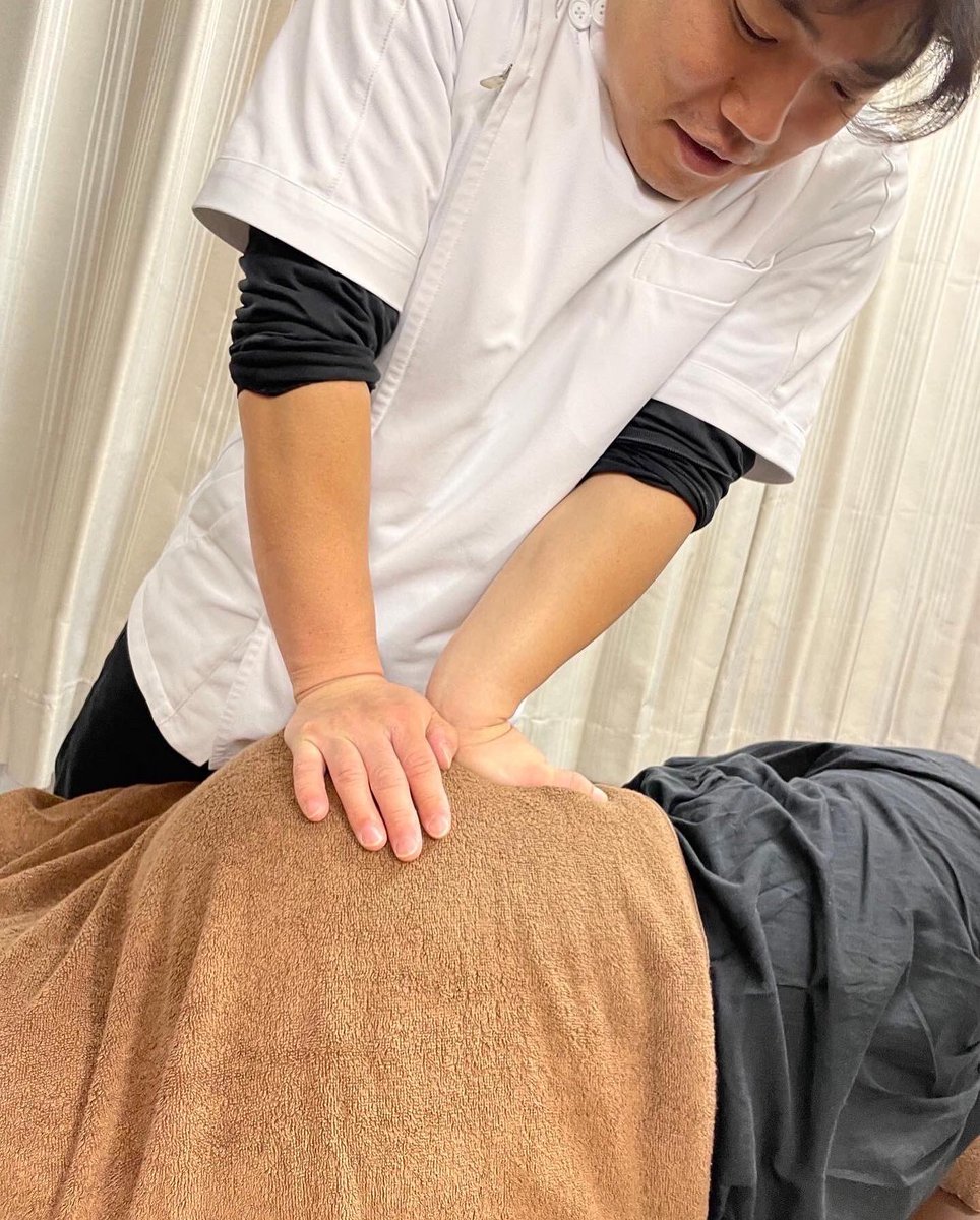 boasorte2018's tweet photo. BOASORTEに新しい仲間が増えました。
実績豊富な整体師の鶴丸さんです。

鶴丸さんの加入によって整体師養成スクールをスタートします。
1期生の募集は1月末になってます！ https://t.co/sDeagJCl5S