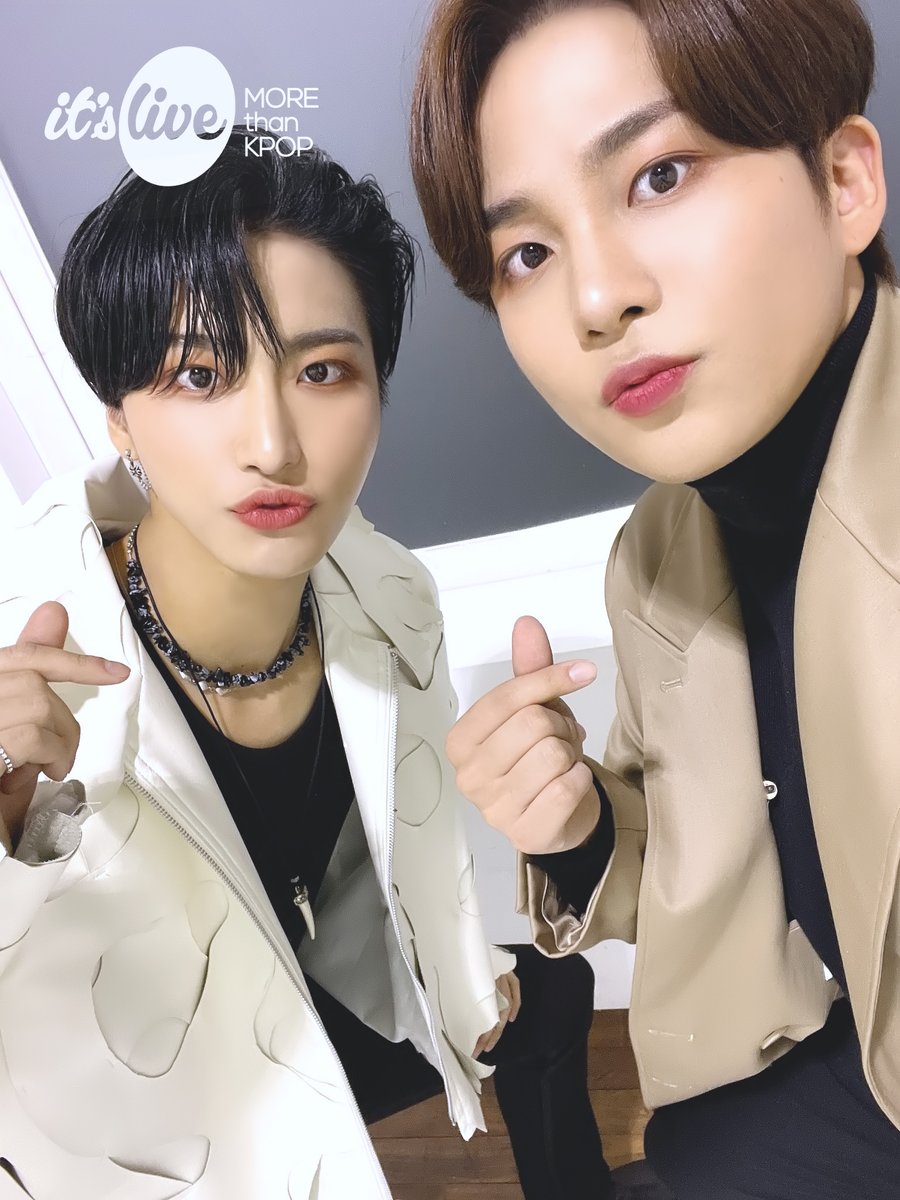 itsLIVEofficial's tweet photo. ✨친구(THANK U) 무대✨
▶https://t.co/6OvfkqQ38m
💛it’s Live ORIGINAL 풀버전💛
▶https://t.co/IWQSqFyUtj

#itsLive #잇츠라이브 #에이티즈 #ATEEZ https://t.co/0oa380rFAG