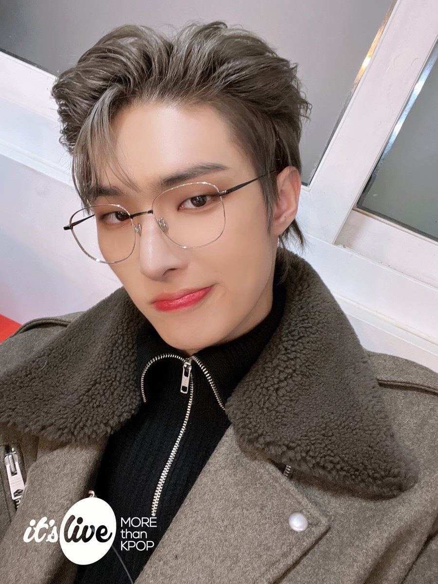 itsLIVEofficial's tweet photo. ✨친구(THANK U) 무대✨
▶https://t.co/6OvfkqQ38m
💛it’s Live ORIGINAL 풀버전💛
▶https://t.co/IWQSqFyUtj

#itsLive #잇츠라이브 #에이티즈 #ATEEZ #산 #민기 #우영 #종호 https://t.co/jMjjqJN0Ns