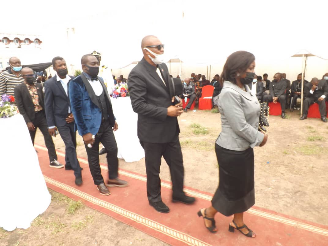 FCRdcongo's tweet image. #RDC | Hommage rendu à César KALAMBAYI, ancien Inspecteur général du Front Citoyen pour la République, #FCR conduit par l’honorable Jean Bertrand Ewanga Isewanga Président National ce mercredi 12.01.2022 à la morgue de l’hôpital du cinquantenaire.

Que son âme repose en paix. 🙏🏽