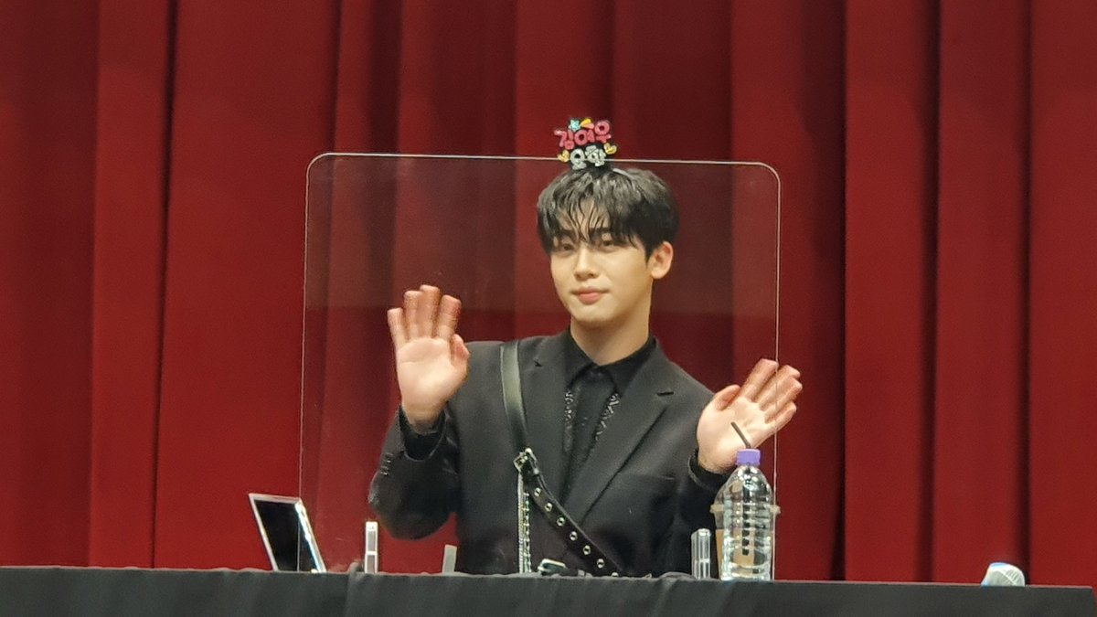 yohanholic's tweet photo. 존잘이다
정말😍😍

#김요한 #KIMYOHAN #220114대면팬싸 https://t.co/NnSu38NM0E