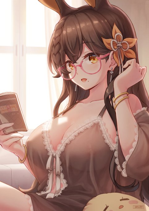 #アズールレーン
筑摩「おはよう、指揮官。あら、よしよししてほしいの?ふふ
こっちおいで～」 