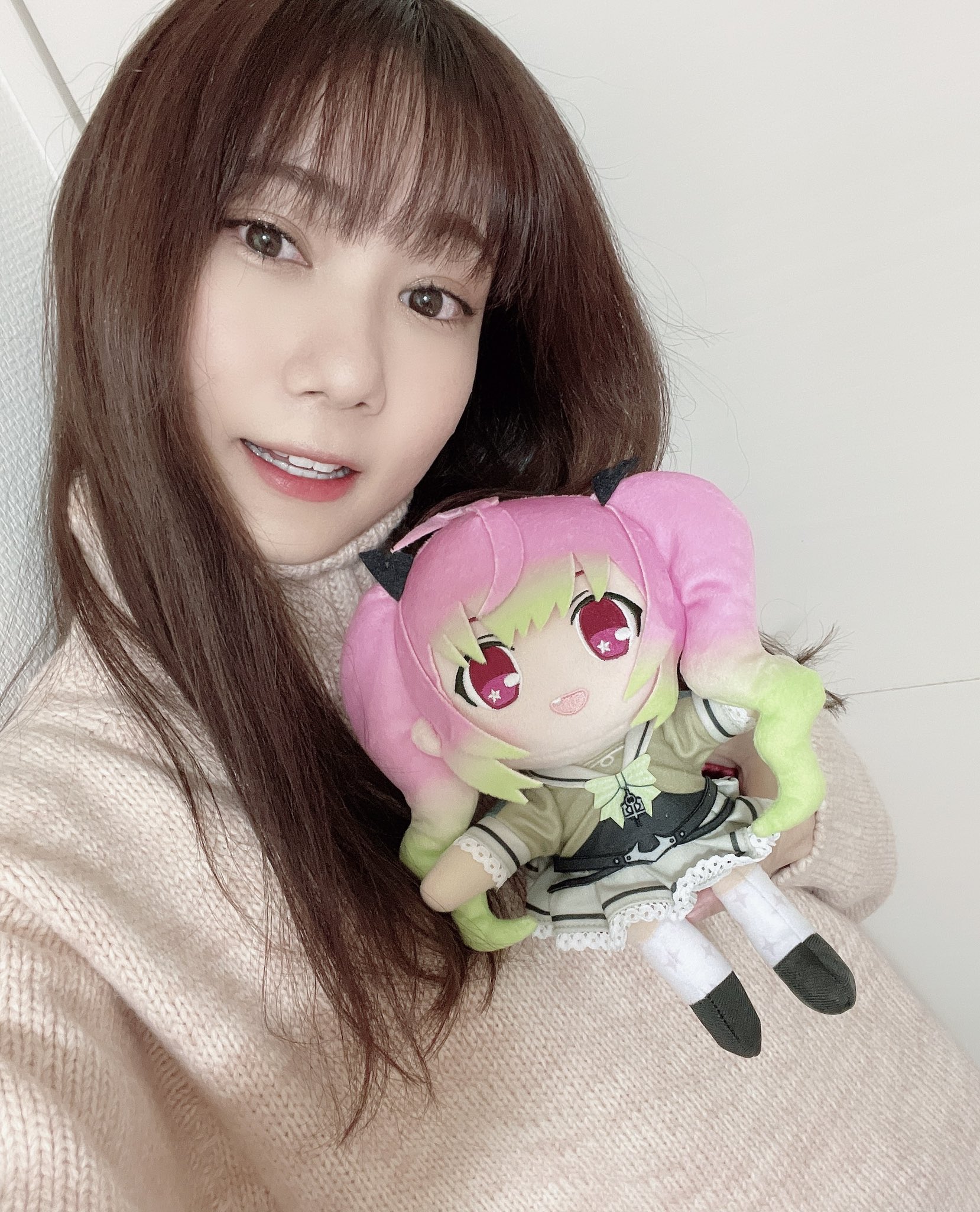 石橋桃 桃ちゃんぬいぐるみ 瞳のお星さまもしっかり再現されてて最高だなあ キラッキラでかわいいねえ グッズ化めちゃくちゃ嬉しい 可愛いのでツーショットと桃ちゃんのイラスト描き描きしました 艦これ T Co Pfskbwfxu2 石橋桃 桃ちゃんぬいぐるみ 瞳のお星さまもしっかり再現されてて最高だなあ キラッキラでかわいいねえ グッズ化めちゃくちゃ嬉しい 可愛いのでツーショットと桃ちゃんのイラスト描き描きしました 艦これ T Co Pfskbwfxu2