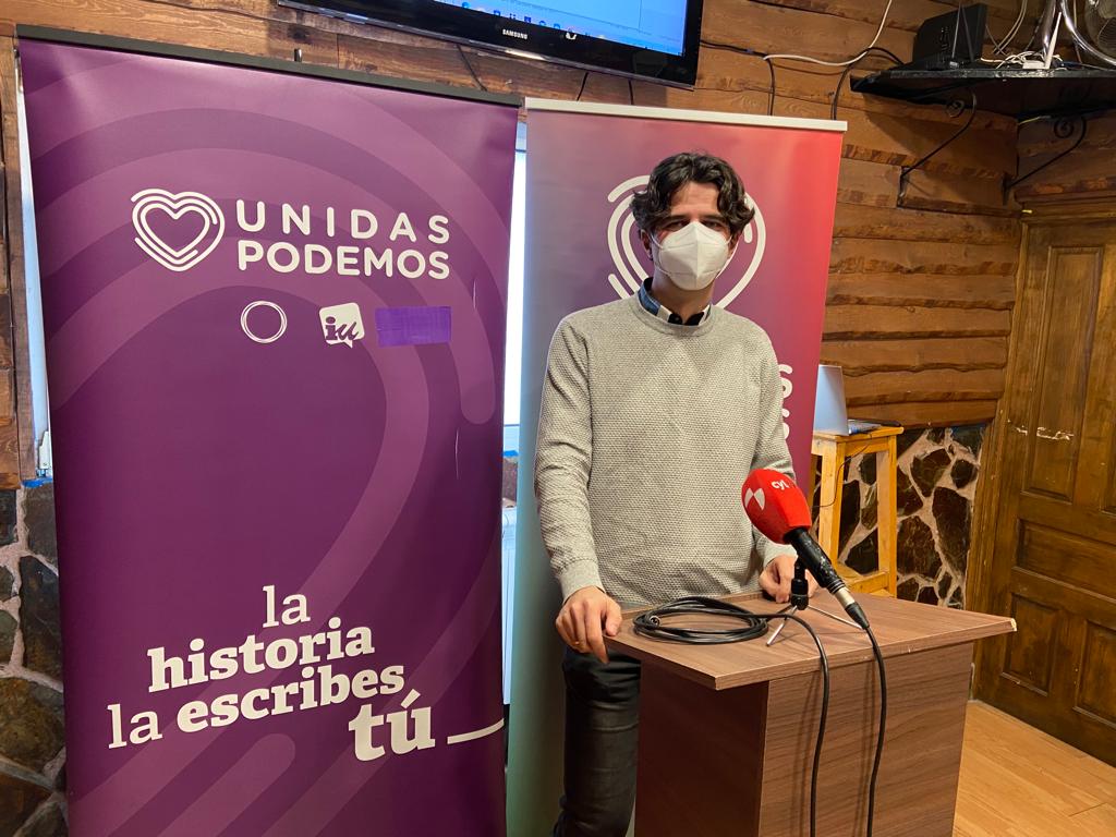 ondacerobu's tweet photo. 🔴 NOTICIAS | El cabeza de lista de @UnidasPorBurgos para el 13-F, Juan Gascón, pone en cuarentena las encuestas que dan de manera general la victoria a @PopularesCyL. Cree que a Fernández Mañueco le puede perjudicar "haberse posicionado tan abiertamente con las macrogranjas" . https://t.co/T7OAEfNp5d
