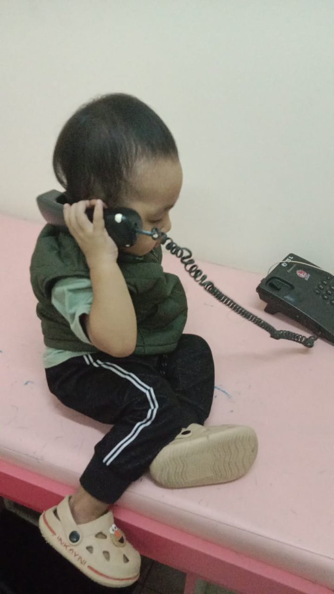 Selalu setia nemenin umi nya berobat 🖤