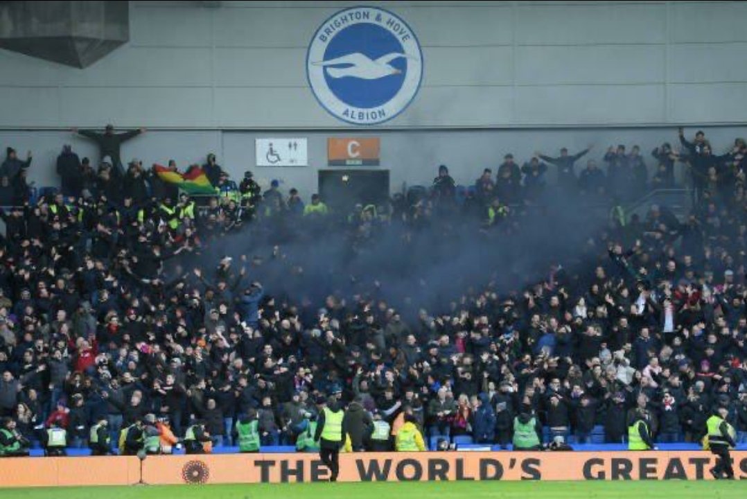 HC15OnTour's tweet photo. Nearly time ..... whatever happens we will be loud &amp; proud on the South Coast 🔴🔵 https://t.co/fPsxKoXe7R