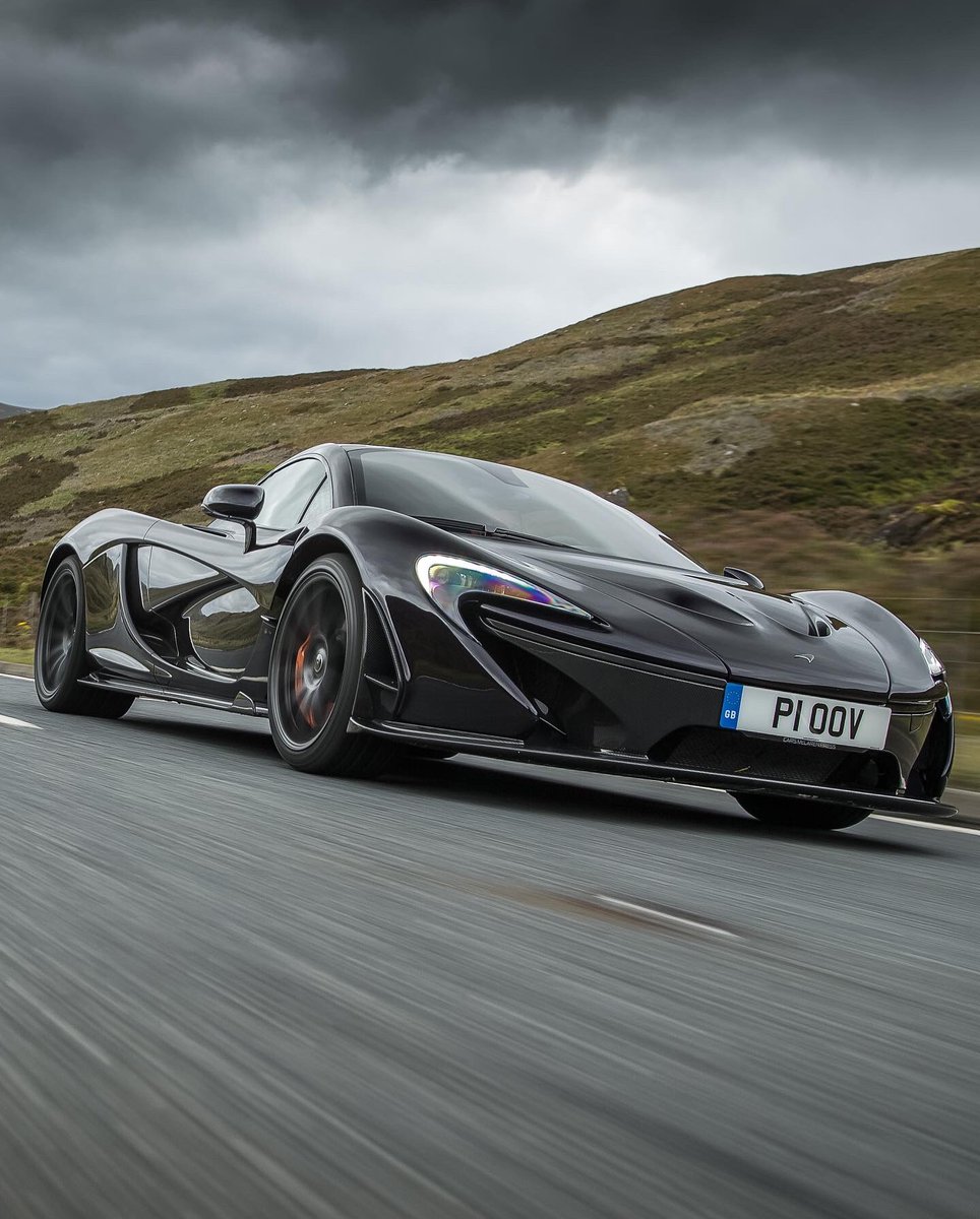 McLarenAuto's tweet photo. Form follows function. 
#McLaren #P1™ #Supercar https://t.co/6TupY1yfq2
