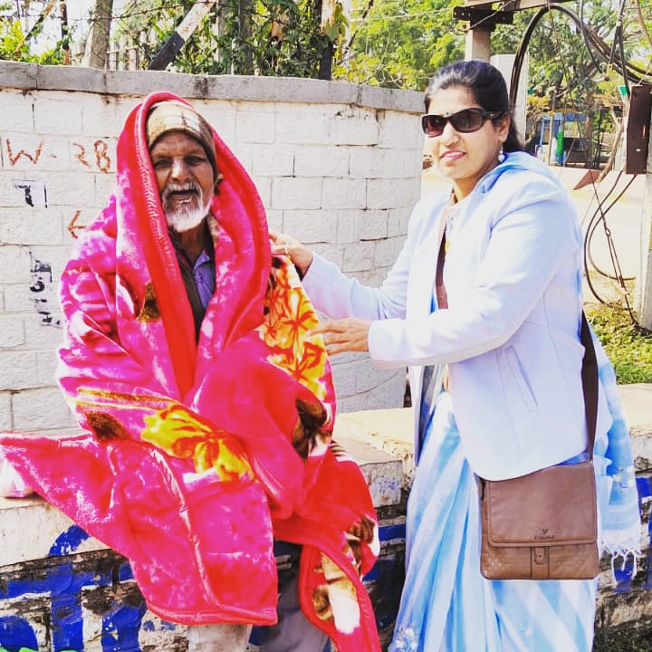 NHRSPT's tweet photo. राष्ट्रीय मानव अधिकार सुरक्षा एवं संरक्षण ट्रस्ट की ��ीमच जिले मध्य प्रदेश की टीम के द्वारा गरीब और जरूरतमंद लोगों को कंबल भी वितरित किए गए! 🙏💥
#राष्ट्रीय_मानव_अधिकार_सुरक्षा_एवं_संरक्षण_ट्रस्ट 
#nhrspt 
#neemach 
#प्रदेश_अध्यक्ष_मध्य_प्रदेश
#pooja_yadav_neemach https://t.co/TAiw7qjF6E