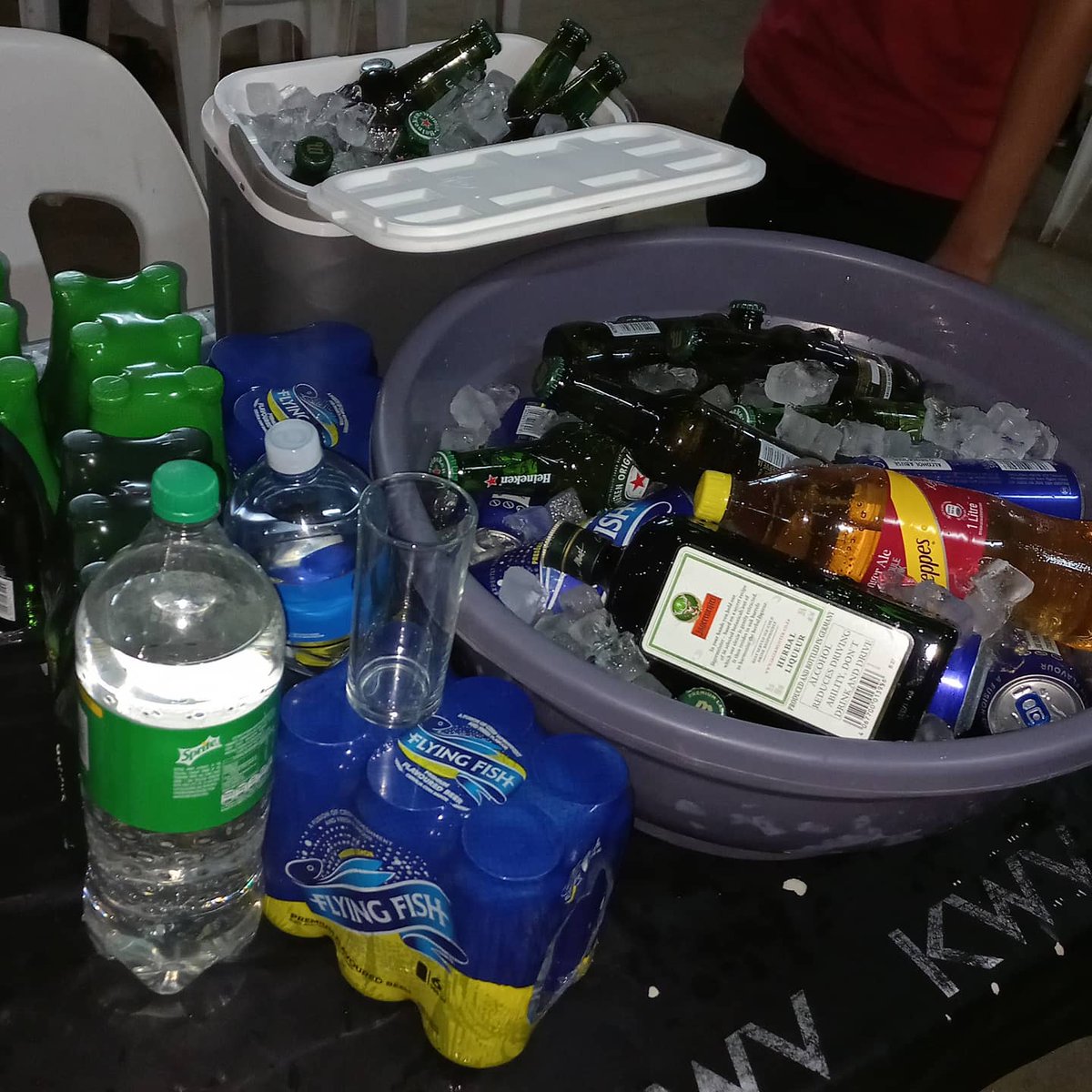 Phemza_boy_SA's tweet photo. Just drink &amp; relax 😌 https://t.co/OC20FWzCpX
