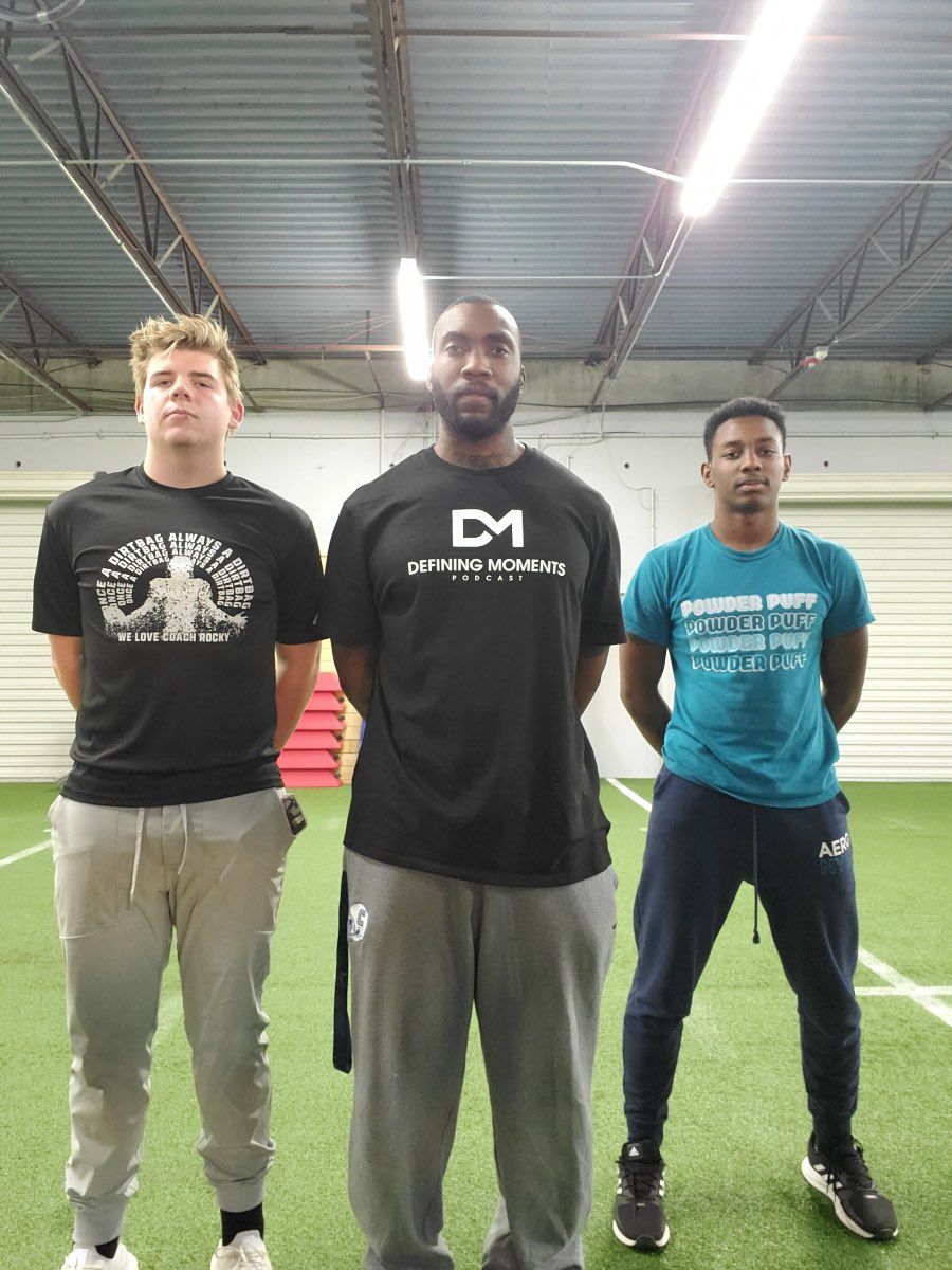 QBimpact's tweet photo. Strength & Performance Training with @QBimpact Coach @MahalaWiggins
Linebackers @DaltonMongold & @kamal_shaan #LBwork #Strength @SkillzEvolutio2 https://t.co/9GQFYgc1HQ
