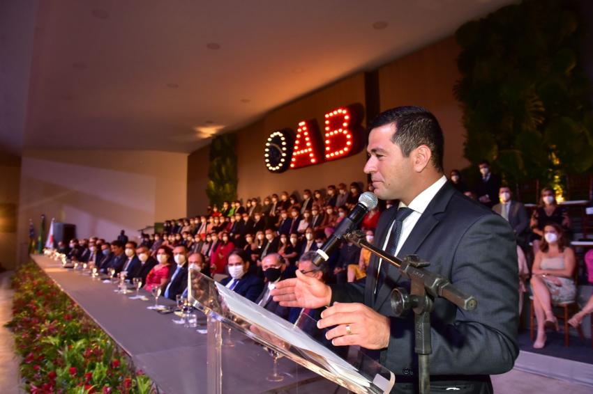 oabgo's tweet photo. O advogado @rlaramartins tornou-se na noite dessa quinta-feira (13/01) o 27º presidente da OAB-GO, em seus 91 anos de história, e o primeiro oriundo da área trabalhista a dirigir a entidade.

➡️ https://t.co/s5GRZDY1ya https://t.co/XjCYYs8T2z