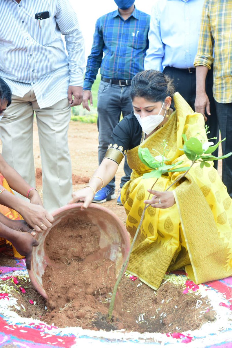 mb_telangana's tweet photo. We at #MissionBhagiratha filled our day with Rangolis, Gobbemmalu, Kite flying and Bhogi mantalu. 

We hope you too enjoy this festival in great spirit and health with your loved ones 😀

@SmitaSabharwal @DayakarRao2019 https://t.co/Q9NU4KqWl3
