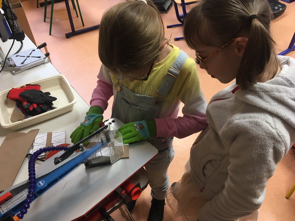 reseau_canope's tweet photo. 🤖🧪 Forts du succès du dispositif " #FabLab à l’école" @universcience &amp; @reseau_canope 
signent aujourd'hui une #convention pour le renforcer !
Avec @McMissir @BrunoMaquart C. Prévost-Mouttalib @education_gouv @MinistereCC  @Territoire_Gouv @citedessciences @maif @kimya3D https://t.co/uQXfBpBEMz