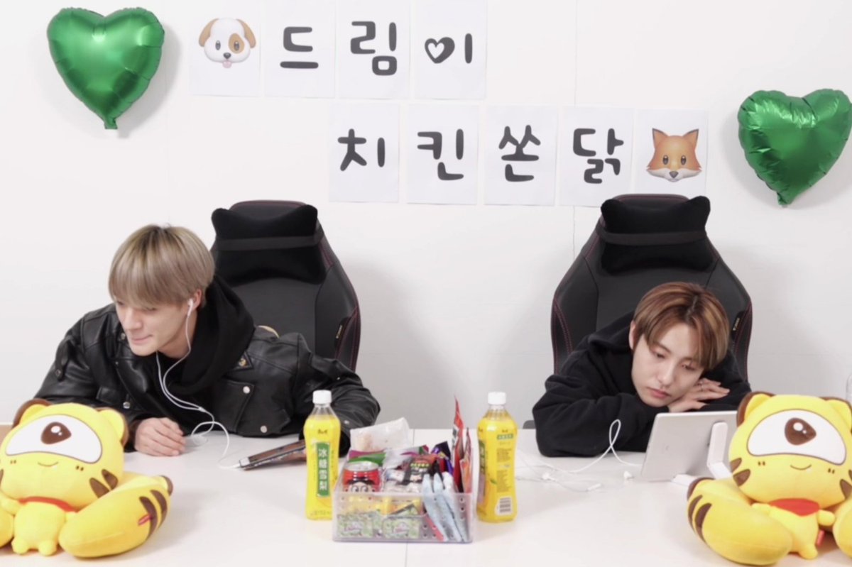 xxmemine's tweet photo. โน่เหรินช็อตนี้ซีรีส์มาก ซีนพระเอกแอบมองนายเอกนอนอะเนอะ🥺 #noren https://t.co/qiAtWuxK3y
