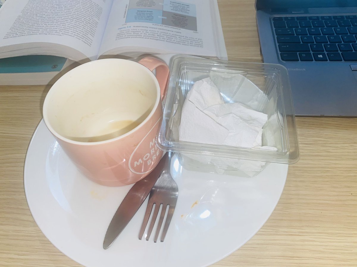 tee_bayagbon's tweet image. An untypical Friday morning breakfast before an important meeting to help concretise my #marketingdissertation idea. 
#HowitStarted vs #HowitsGoing #WinterWoes