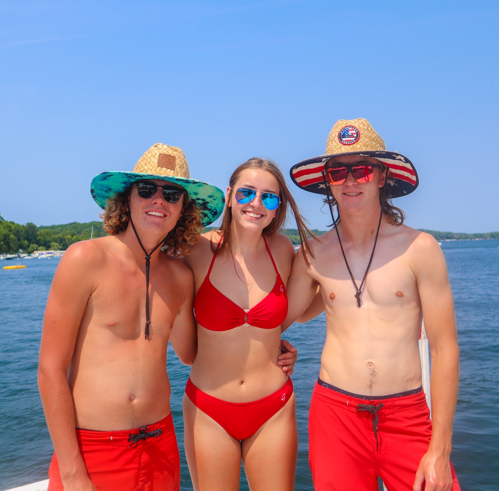 GordysMarine's tweet photo. Happy Friday! Are you as ready for the weekend as we are?! 

#gordys #gordyslife #lakelife #pierfun #lakegeneva #fontana #happyfriday #weekendfun #lifeonthewater #lakedays #itstheweekend https://t.co/3oKWm4a2kK