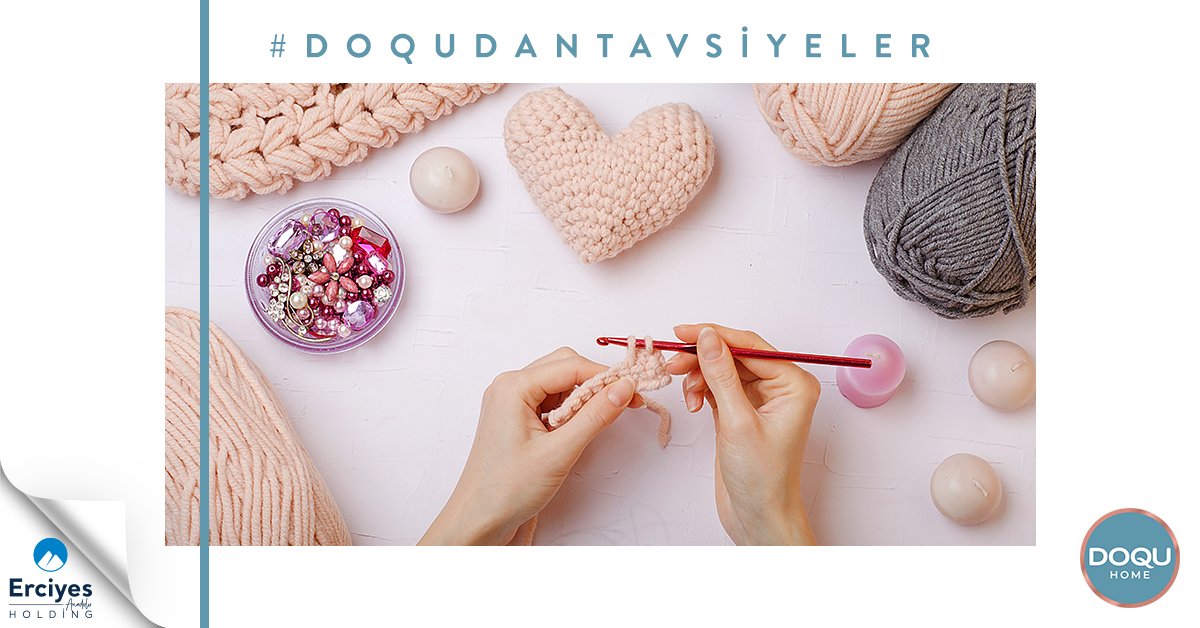 doquhome's tweet photo. Örgü yardımı ile çeşitli figürler oluşturup, evinizin dekorasyonuna farklılık katmaya ne dersiniz?
#Doquhome #DOQU’danTavsiyeler https://t.co/7HIO90ofnR