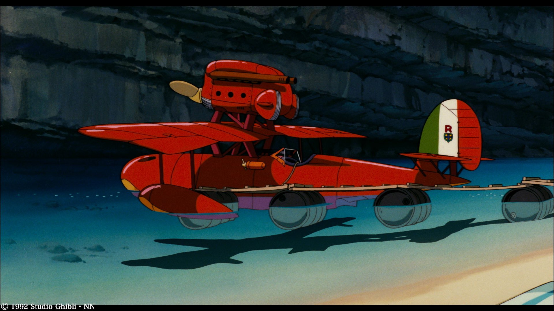 アンク 金曜ロードショー公式 当初 30分ほどのビデオ作品企画として始まった本作は 予算を多く取るために飛行機内 での上映用作品として制作されることになりました その後 内容が深みを増し 60分を超えそうになってきたため 劇場用作品 として作る