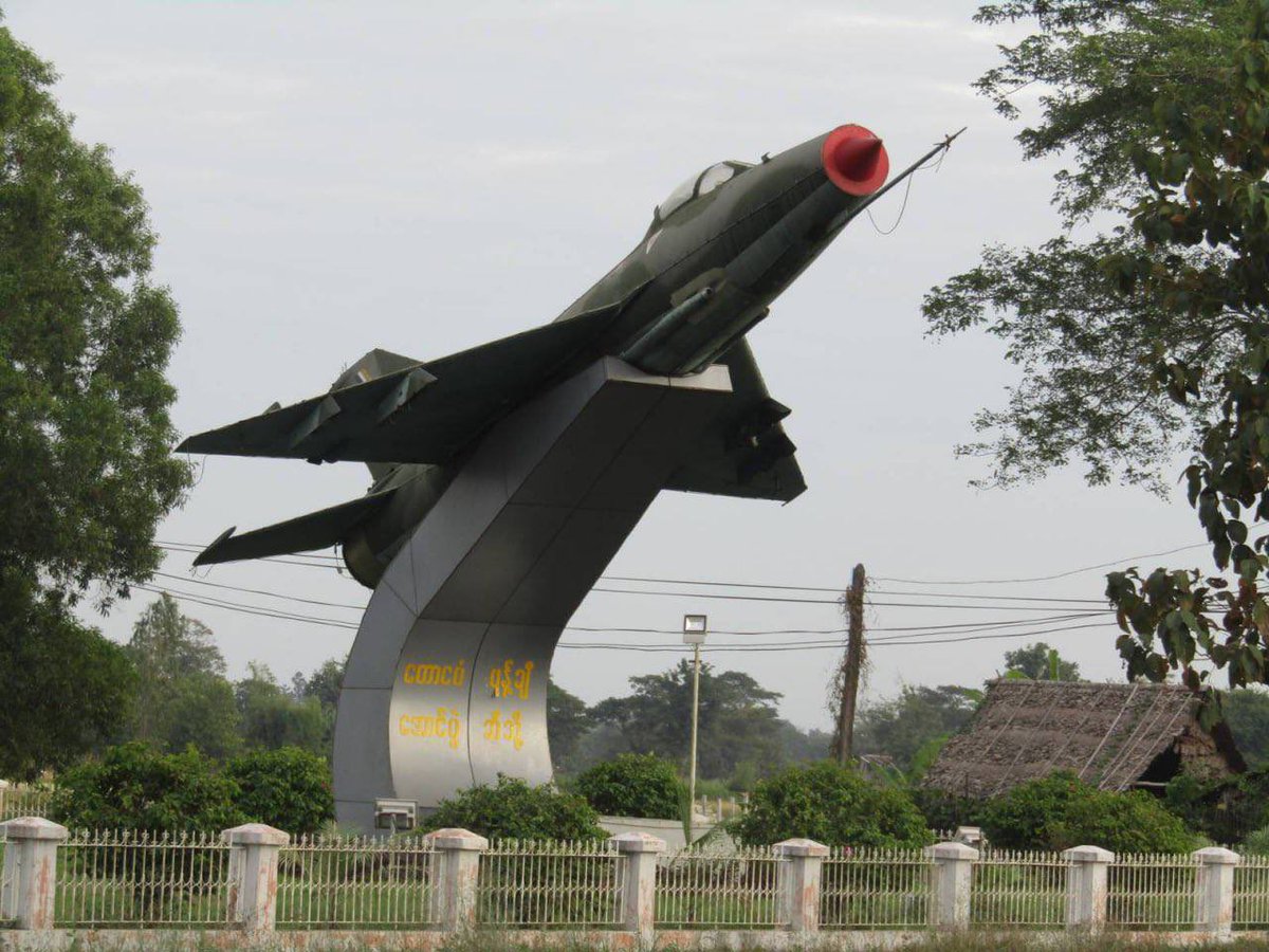 A military helicopter took off from the Junta's Toungoo Air Force Base in Toungoo and flew southeast of Taungoo. #WarCrimesOfJunta #2022Jan14Coup #WhatsHappeningInMyanmar