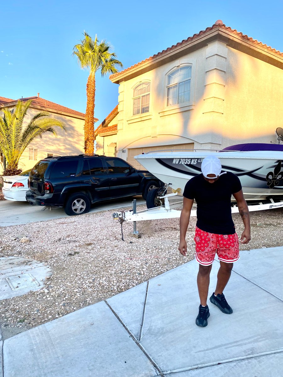 iamdaxman's tweet photo. #vegasbaby https://t.co/K7hX9mTfPn