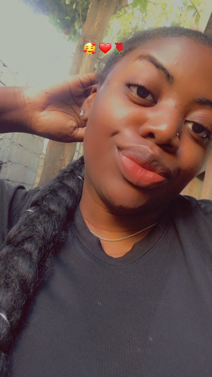 Millioneeezz_'s tweet photo. Bonjour mes amours🤗 https://t.co/UfzjGgD6bq