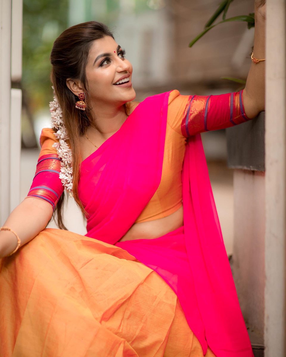 StudioFlicks's tweet photo. 📸 #YashikaAnand Pongal Special photoshoot 😍❤️
@iamyashikaanand #StudioFlicks https://t.co/NZpPzW5yh6