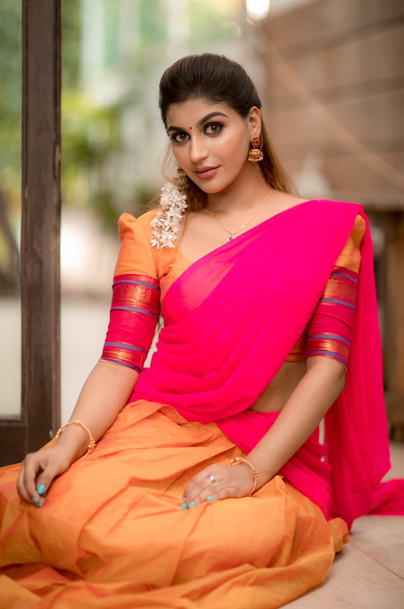 StudioFlicks's tweet photo. 📸 #YashikaAnand Pongal Special photoshoot 😍❤️
@iamyashikaanand #StudioFlicks https://t.co/NZpPzW5yh6