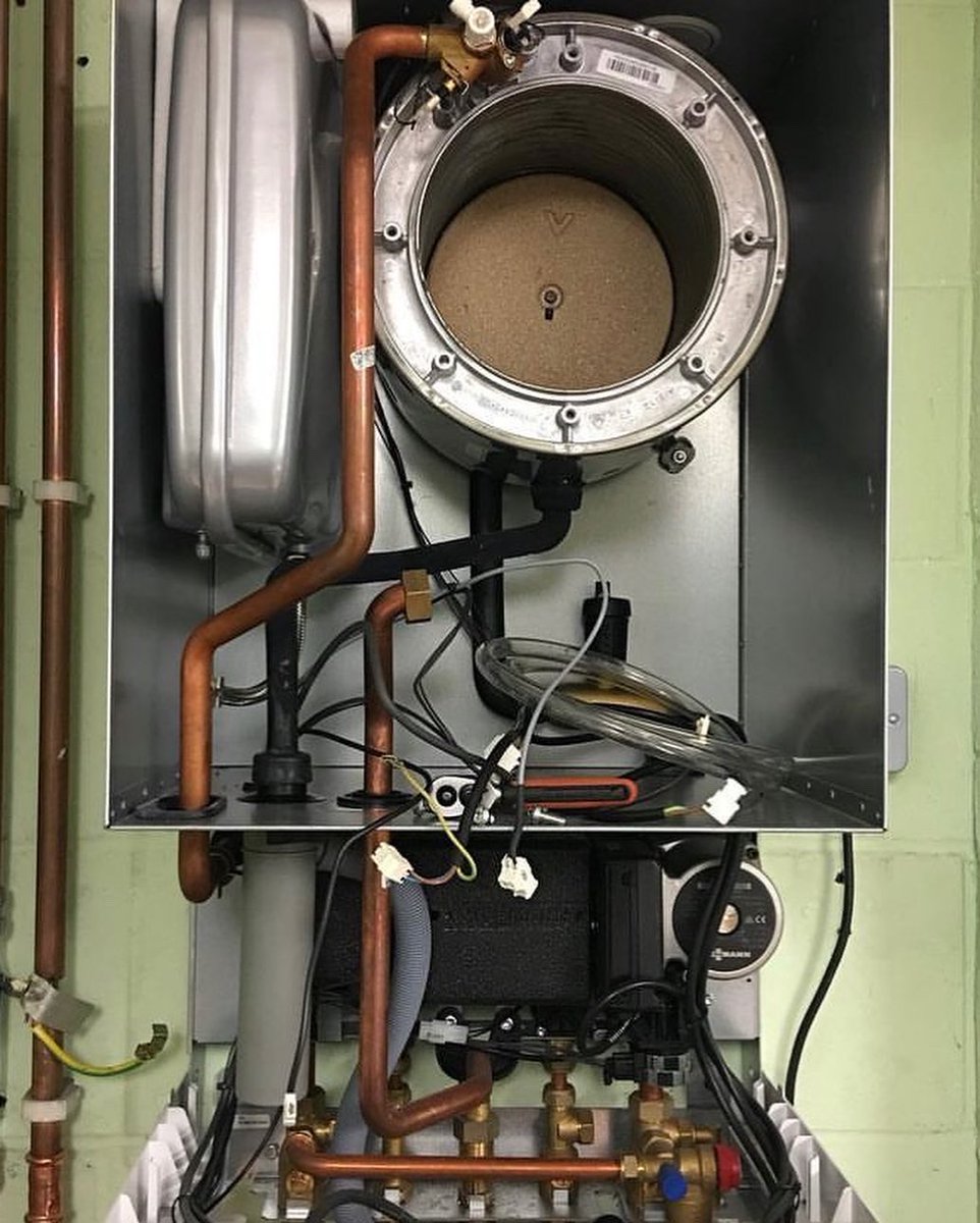 We’ve got the #fridayfeeling 

#sharingiscaring 

Purchased a @ViessmannUK #boiler or #sparepart from Viessmann Direct?

Share your #installation &amp; #repair #picture with us!

Thank you to @heatspec for sharing their images!

#viessmann